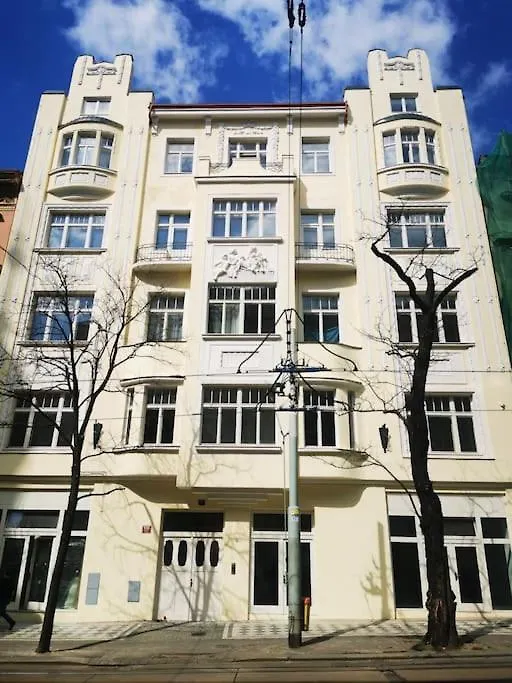 Cozy Apartment In Prague 2