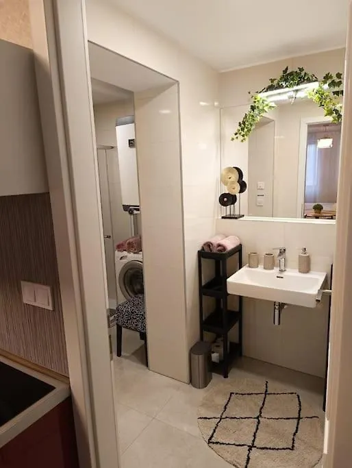Cozy Apartment In Prague 2
